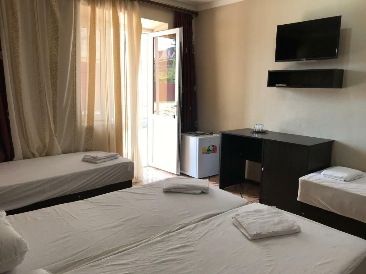 Ainar Hotell Gagry Eksteriør bilde