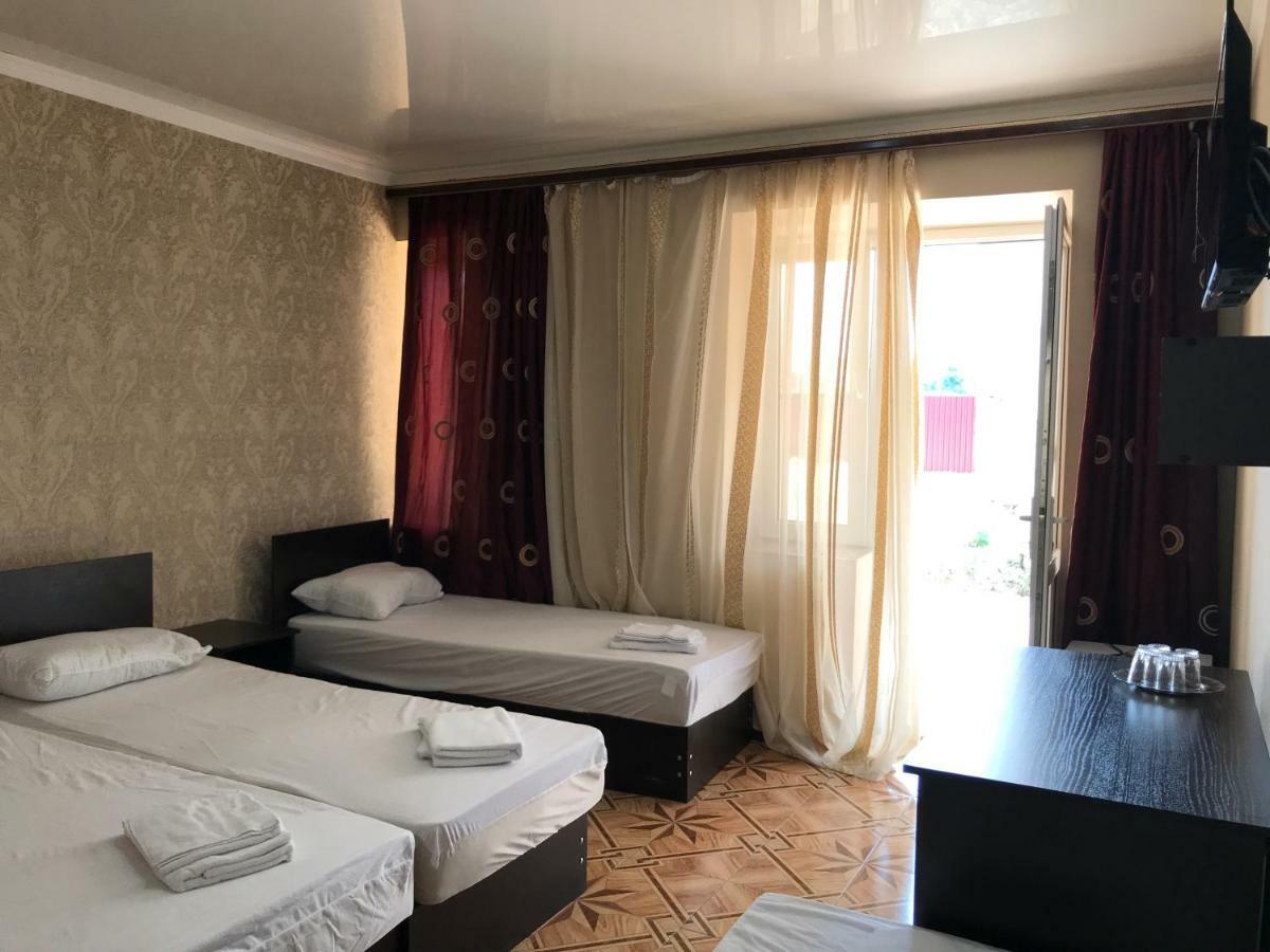 Ainar Hotell Gagry Eksteriør bilde