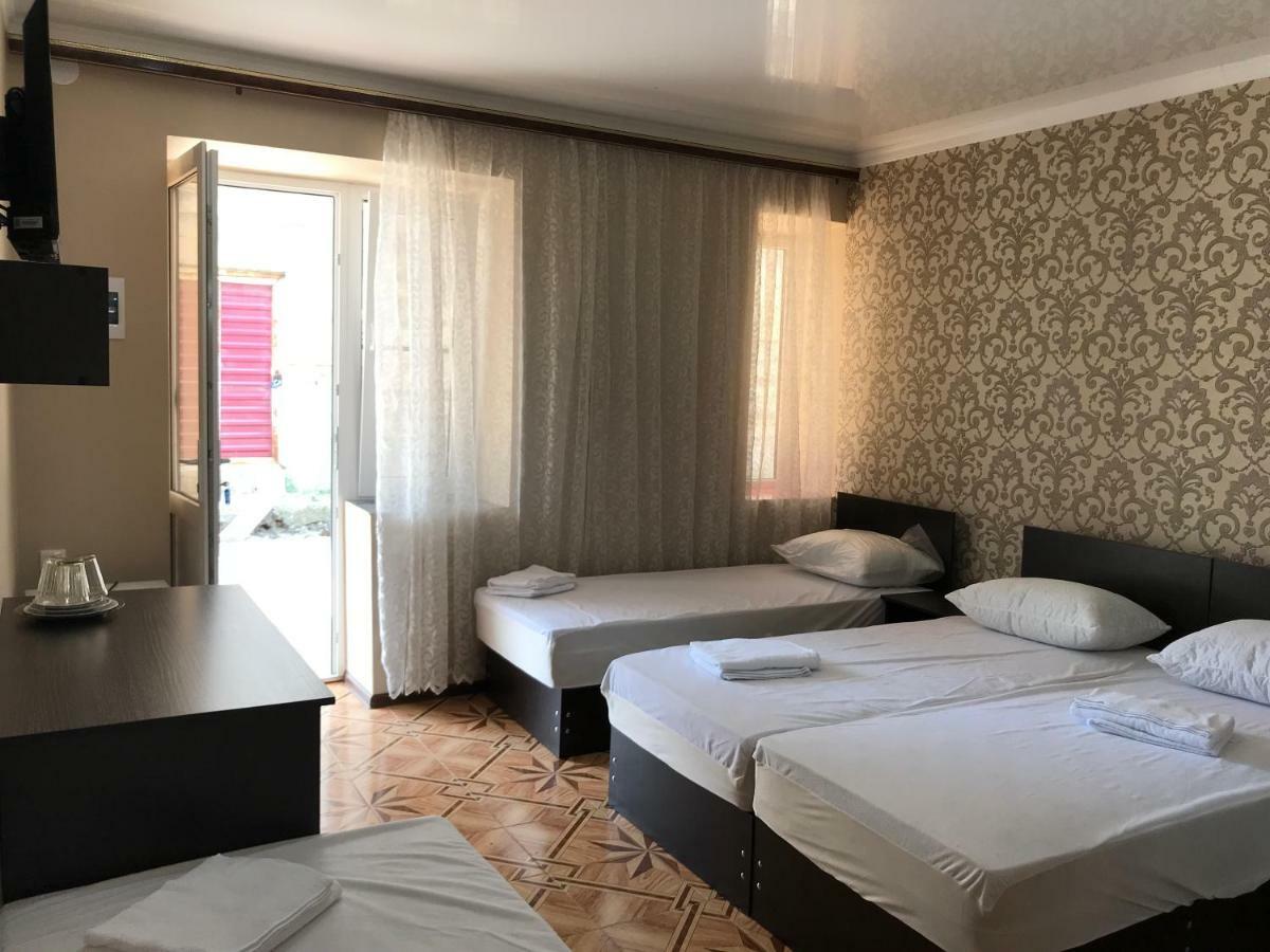 Ainar Hotell Gagry Eksteriør bilde