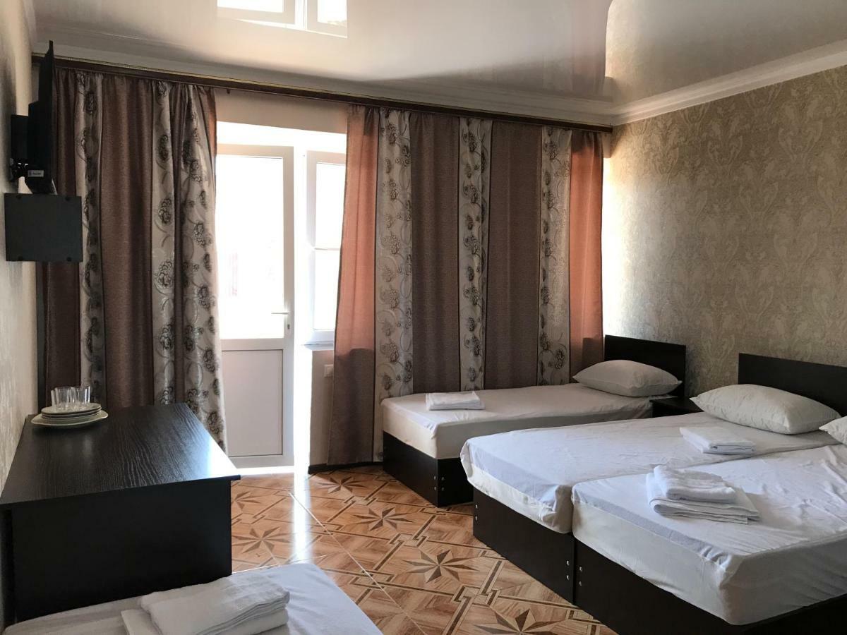 Ainar Hotell Gagry Eksteriør bilde