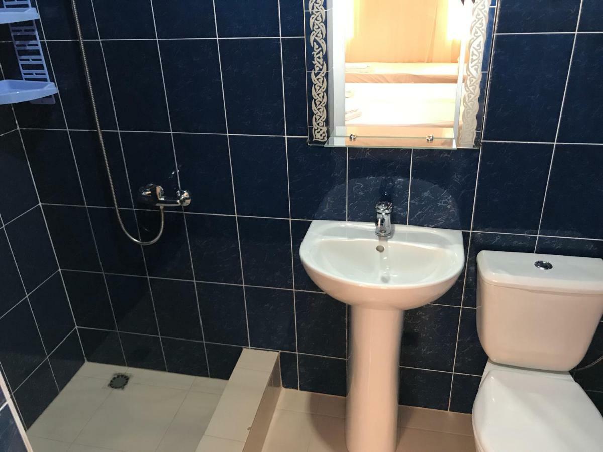 Ainar Hotell Gagry Eksteriør bilde