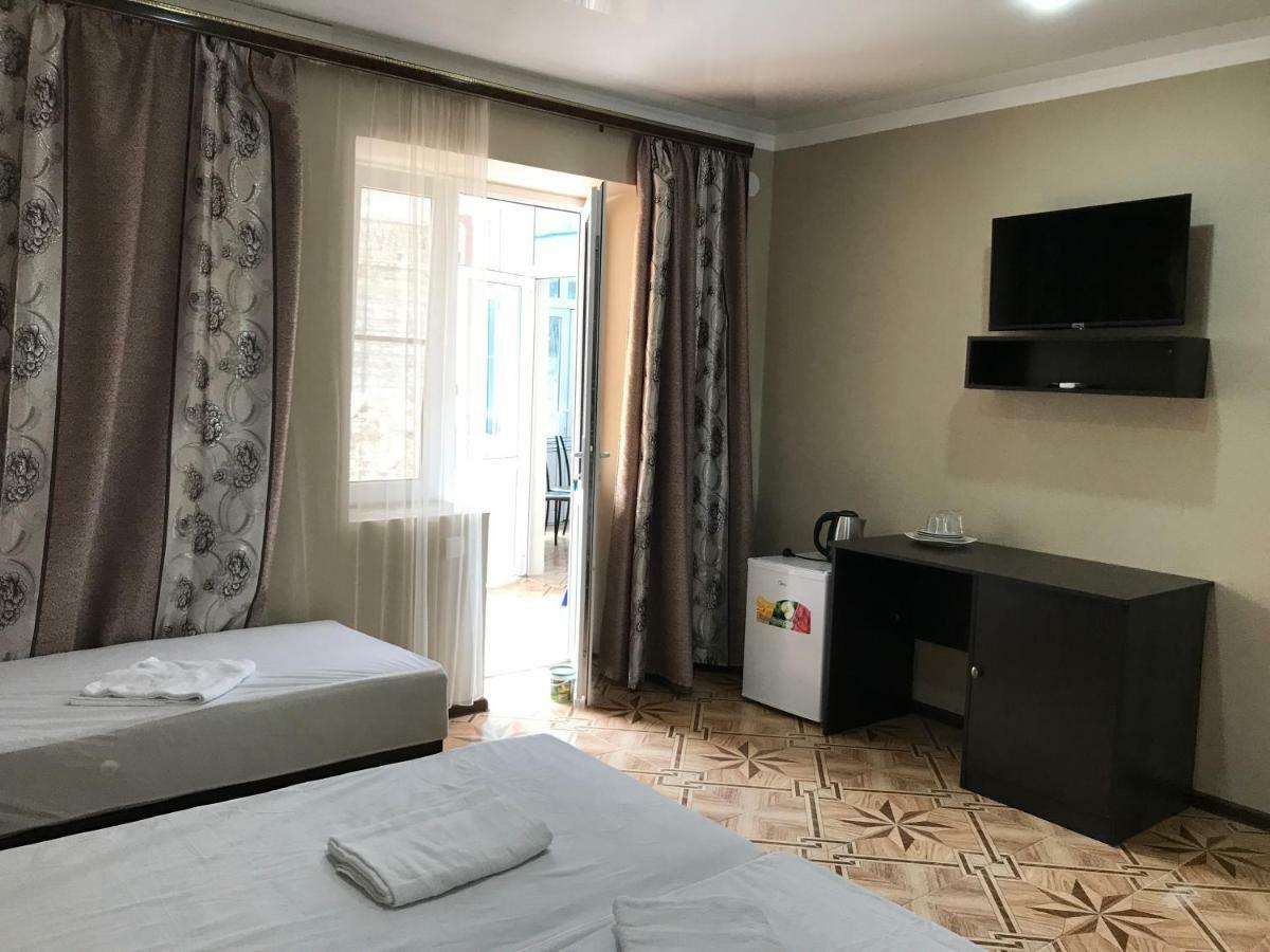Ainar Hotell Gagry Eksteriør bilde